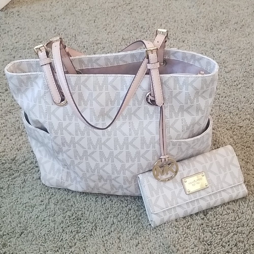 Michael Kors Matching SHOULDER BAG AND WALLET